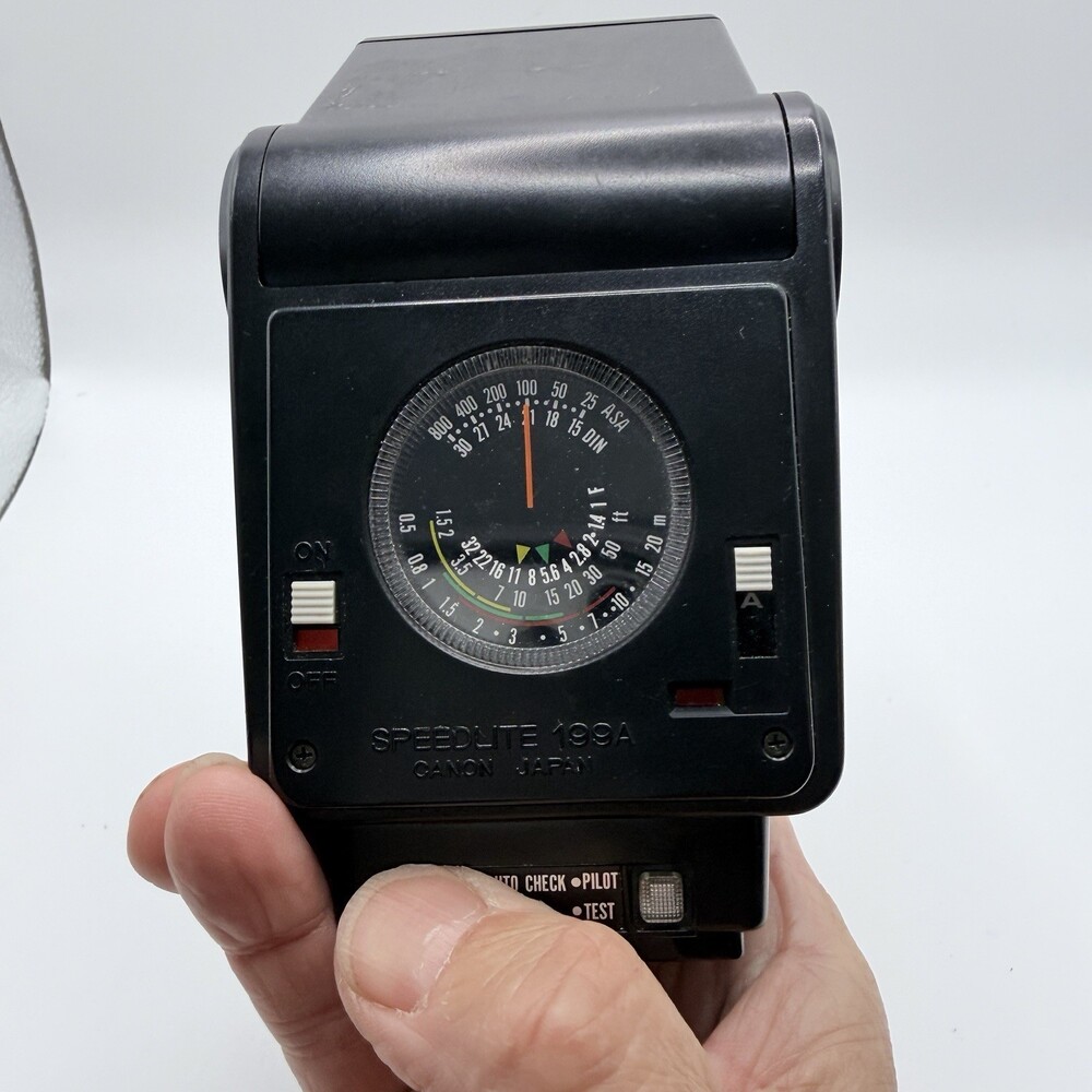 Vintage Canon Speedlite 199A Shoe Mount Flash Photography Equipment - Picture 4 of 16